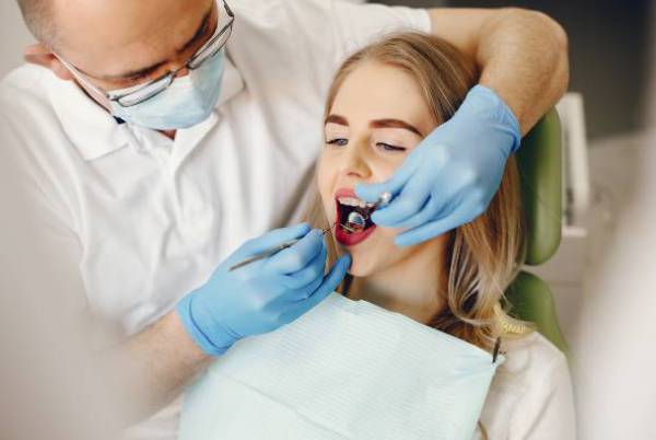 What to do after a tooth extraction: The do’s and don’ts