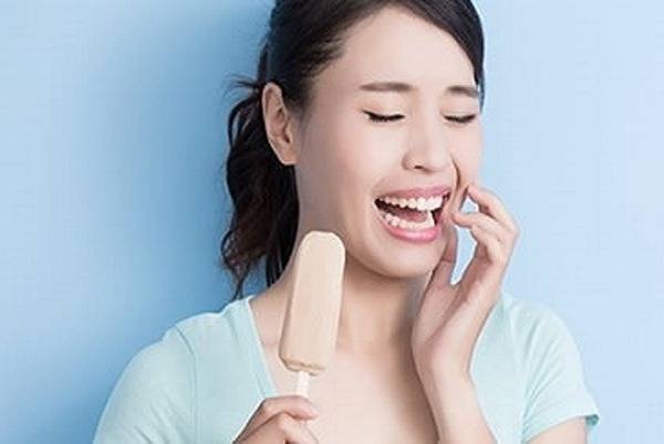 Tooth sensitive to cold: what are the causes and how to safe...