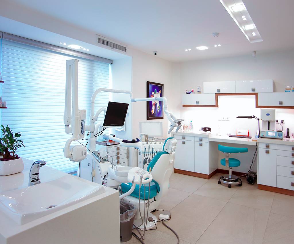 Best Multispecialty dental clinic in Noida - dental treatment in Noida